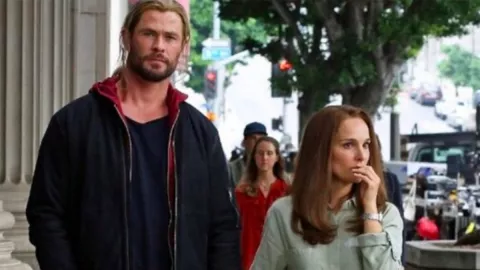 Bocoran Film Thor 4 - Thor dan Jane Foster Tampil Mesra! - GenPI.co
