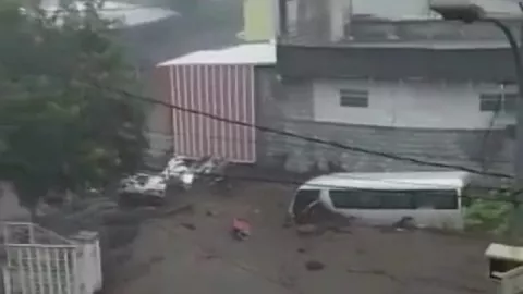 Banjir Bandang Gelontor Kota Batu, BPBD Masih Cari Korban Hilang - GenPI.co