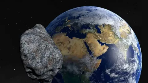 Asteroid Seukuran Menara Eiffel Mengarah ke Bumi, Berbahaya? - GenPI.co