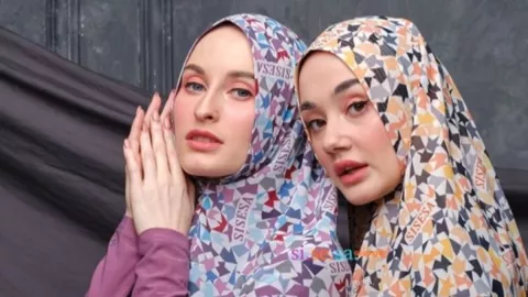 3 Trik Menggunakan Hijab Agar Tidak Mudah Melorot - GenPI.co
