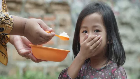 Bunda Wajib Tahu, Nafsu Makan Anak Menurun Karena 3 Hal - GenPI.co