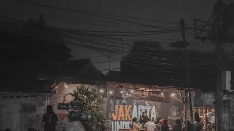 Ngopi di Tepi Jalan, Warkop Bercakap Tawarkan Sisi Lain Jakarta - GenPI.co
