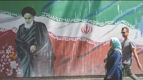 Protes Besar di Iran, Kekuasaan Ali Ayatollah Khamenei Digoyang - GenPI.co