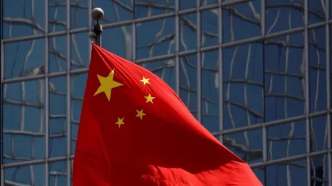 Skandal Besar di China, Selusin Pejabat Dipecat - GenPI.co