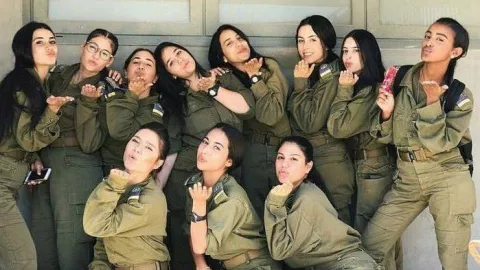 Cadas Parah! Tugas Tentara Wanita Israel Bikin Gelagapan - GenPI.co