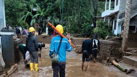 10 Gardu PLN Terdampak Banjir Bandang di Garut - GenPI.co