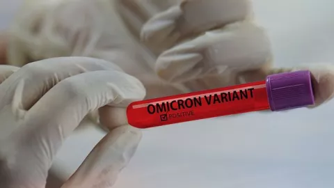 Penemu Vaksin AstraZeneca Warning Varian Omicron, Lebih Mematikan - GenPI.co