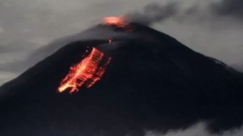 Erupsi Gunung Semeru Bikin Kawasan Terdampak Gelap Gulita - GenPI.co