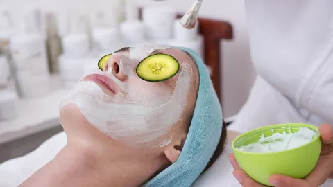 Dokter Kecantikan Bongkar Cara Tepat Menggunakan Sleeping Mask - GenPI.co