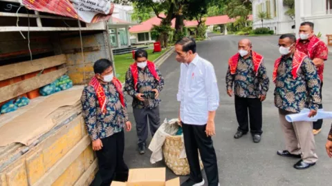 1 Truk Berisi 3 Ton Jeruk Diterima Istana, Katanya Untuk Jokowi - GenPI.co