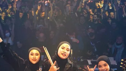 Band Metal dari Garut Manggung di Eropa, Hijabnya Jadi Sorotan! - GenPI.co