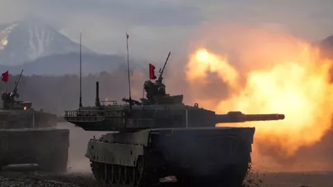 Puluhan Tank Jepang Siaga, Antisipasi Manuver Rusia dan China - GenPI.co