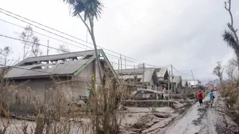 Kerugian Erupsi Gunung Semeru, Fasilitas Umum Hingga Hewan Ternak - GenPI.co