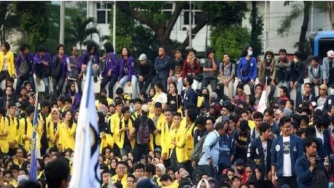 Ancaman Gelombang Aksi ke Istana Keluar dari Civitas Akademika UI - GenPI.co