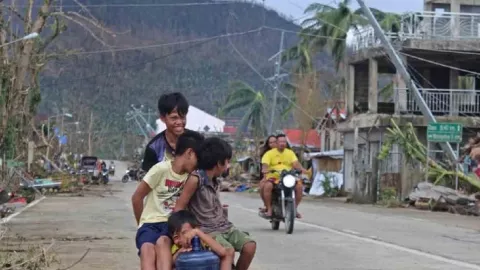 Topan Rai Sungguh Dahsyat, Korban Tewas di Filipina Sudah Segini - GenPI.co
