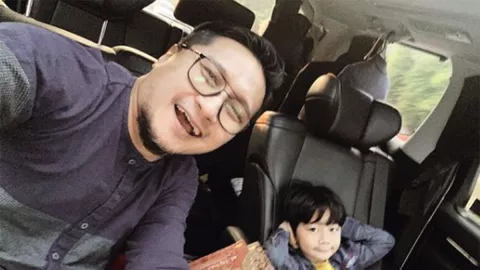 Anak Arie Untung Terbaring di Rumah Sakit, Mohon Doanya - GenPI.co