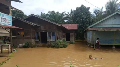 Banjir Besar di Mandailing Natal, Kerugian Sampai Ratusan Miliar - GenPI.co