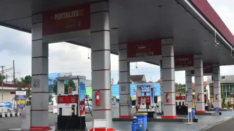 Pertamina Diminta Mengawasi Pasokan BBM Bersubsidi agar Tepat Sasaran - GenPI.co
