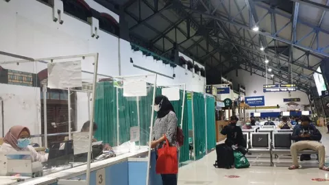 Kereta Api Semarang Hanya Sediakan Tes PCR di Stasiun Tawang - GenPI.co
