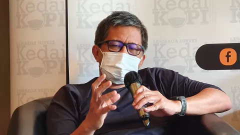 Rocky Gerung Beber Alasannya Memperjuangkan PT 0 Persen - GenPI.co