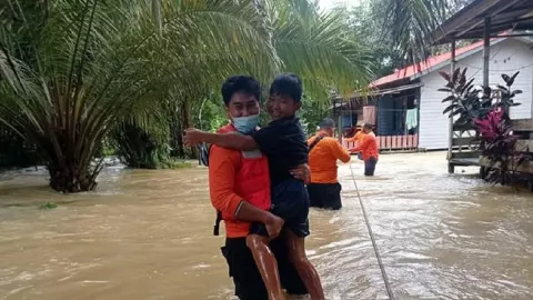 Banjir Jadi Sinyal Batam Darurat Lingkungan - GenPI.co