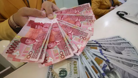 Dolar AS Mulai Menggila, Rupiah Dibuat Tak Bertenaga - GenPI.co