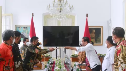 14 Nama Pansel KPU & 10 Bawaslu dIterima Jokowi, Siapa Saja? - GenPI.co