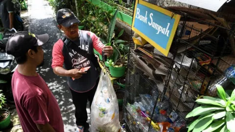 KLHK Soroti Pentingnya Offtaker untuk Kemajuan Bank Sampah - GenPI.co