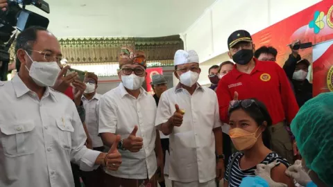 Warga Bali Mulai Dapat Vaksin Booster - GenPI.co