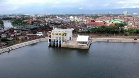 Atasi Banjir, Kementerian PUPR Selesaikan Kolam Retensi Andir - GenPI.co