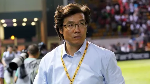 Nekat, Pelatih Malaysia Kim Pan Gon Tantang Shin Tae Yong - GenPI.co