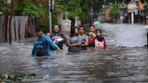 BPBD Sebut Ratusan Kepala Keluarga di Sulawesi Terdampak Banjir - GenPI.co
