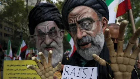 Demonstran Iran Makin Lantang, Kekuasaan Pemerintah Digoyang - GenPI.co