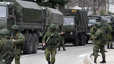 Pasukan Rusia Ditarik Mundur, Serangan Hari Rabu ke Ukraina Batal - GenPI.co