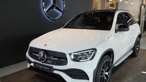 Mercedes-Benz GLC 200 Resmi Diluncurkan, Kecenya Nggak Kira-Kira - GenPI.co