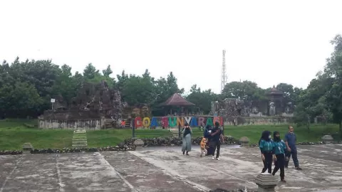 Menikmati Goa Sunyaragi di Cirebon, Sekali Coba Dijamin Ketagihan - GenPI.co