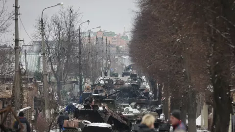 Pasukan Elite Rusia Mengganas, Ada Kuburan Massal di Ukraina - GenPI.co