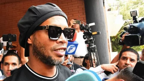 Media Vietnam Tercengang Ronaldinho Merapat ke RANS Cilegon FC - GenPI.co