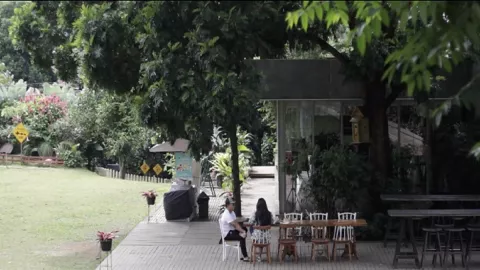 Nara Park Cafe Bandung, Suguhkan 9 Pilihan Tempat Makan Kekinian - GenPI.co
