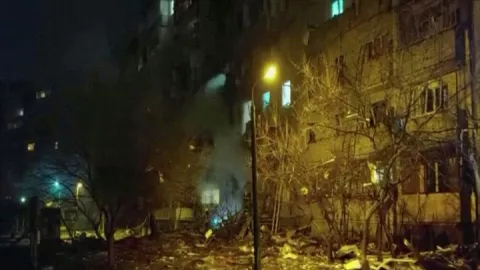 Pasukan Ukraina Memukul Mundur Rusia, Pinggiran Kota Kyiv Direbut - GenPI.co