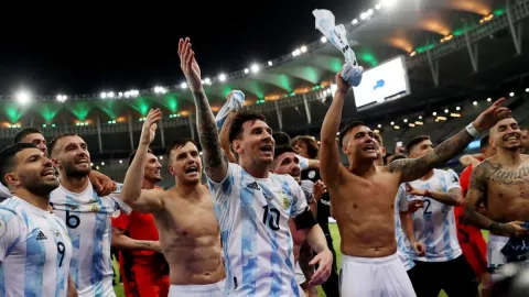 Ousmane Dembele Ingin Lihat Lionel Messi Juara Piala Dunia 2022 - GenPI.co