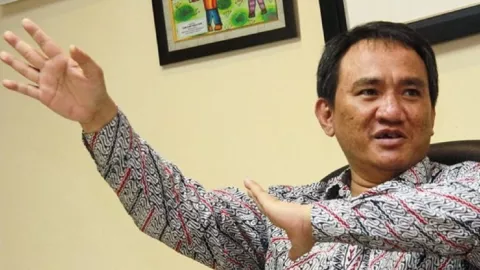 Kasus Bupati Nonaktif  PPU Berbuntut Panjang, Andi Arief Disorot - GenPI.co