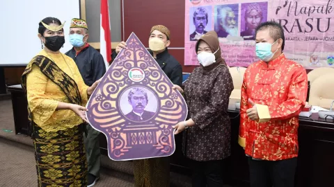 Siti Fauziah Terima Gunungan dalam Napak Tilas Rasul Jawa - GenPI.co