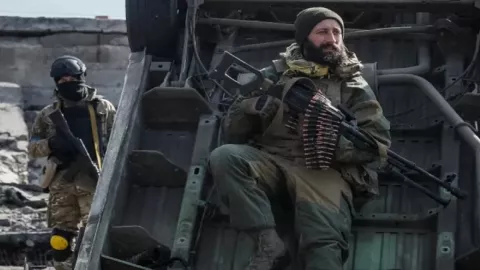 Sesumbar Komandan Legiun Asing: Tentara Rusia Seperti Anak Kecil - GenPI.co