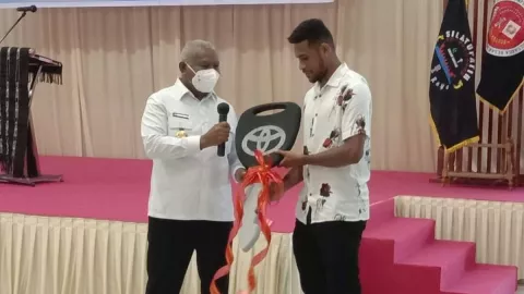 Baru Gabung Persib Bandung, Ricky Kambuaya Dapat Hadiah Mobil - GenPI.co