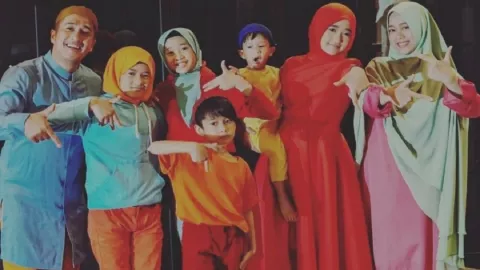 Keluarga Irfan Hakim Luncurkan Dua Single Religi Saat Ramadan - GenPI.co