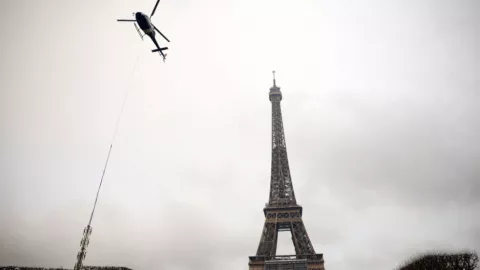 Tinggi Menara Eiffel Ternyata Bertambah 6 Meter, Kok Bisa? - GenPI.co