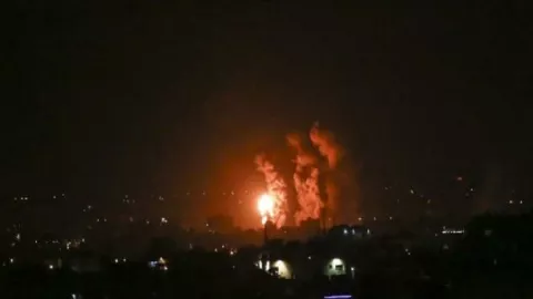 2 Serangan Udara Hantam Jalur Gaza, Fasilitas Hamas Rontok - GenPI.co