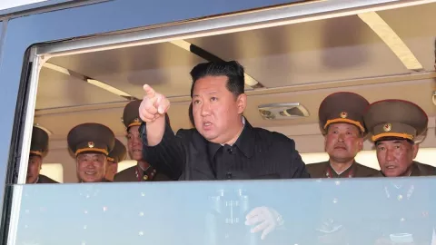 Korea Utara Keluarkan Undang-undang Baru, Isinya Serangan Nuklir - GenPI.co