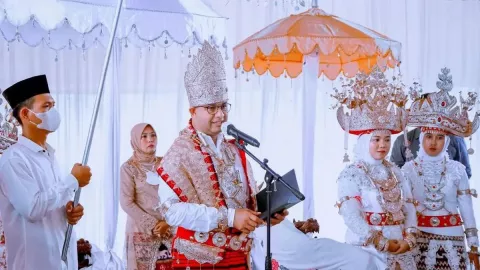 Tuan Penata Negara, Gelar Baru Anies Baswedan dari Adat Lampung - GenPI.co